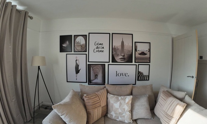 Abbey Appartement | Family friendly luxury Wimbledon 2 bedroom apartment, off the broadway!