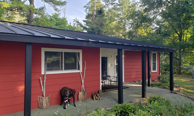 Waupaca Maison | Family Friendly on the Crystal River