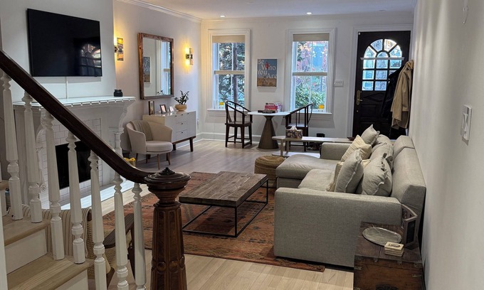 Fairmount Maison | Family-friendly Philly Rowhome with Garage and Deck - Dream Location!!