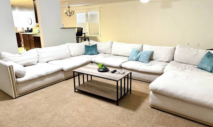 West San Antonio Maison | Family-Friendly Retreat 7 Min from Lackland AFB - Pet-Friendly