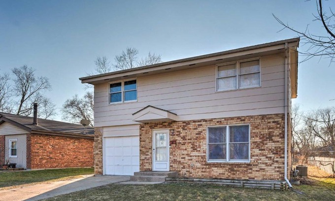 Rockford Maison | Family-Friendly Rockford Home with Private Yard!