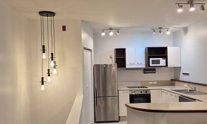 Wellington Appartement | Family friendly two bedroom apartment with secure free carparking. Pool &Gym too