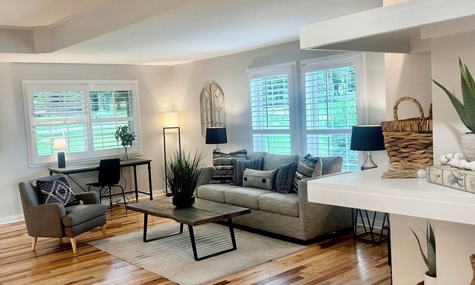 Mount Pleasant Maison | Family-friendly , charming 4-bedroom home with AC, WiFi and more !