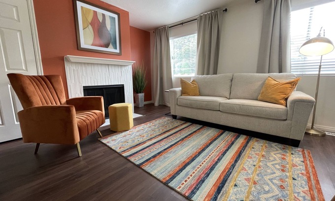 Canyon Rim Maison | Family Friendly | Skiers Welcome | Sleeps 11 | Washer/Dryer | Smart TVs | Garage