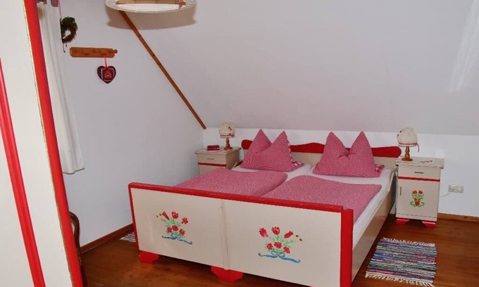 Pullenreuth Appartement | Family-friendly vacation home with 2 separate apartments. Bedrooms