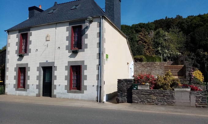 Caurel Maison | Gîte familial à Caurel, lac de Guerlédan