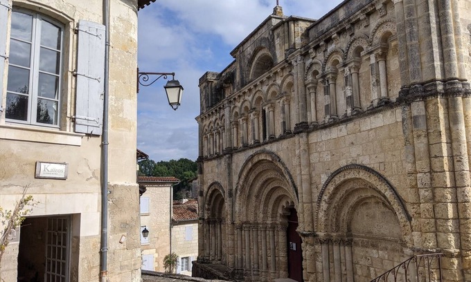 Courlac Maison | Family Gite in the beautiful Charente Countryside with Pool & BBQ