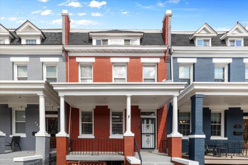 Park View Maison | Family & Group Trips to DC - 4-BR Close to METRO