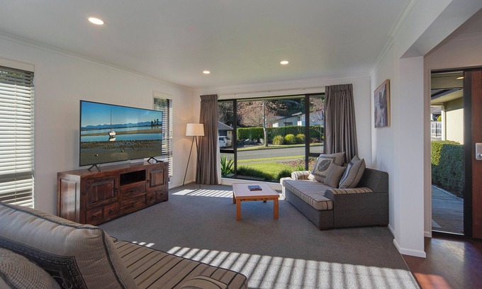Atawhai Maison | Family Haven - Your tranquil haven near Nelson Central and Tahunanui Beach