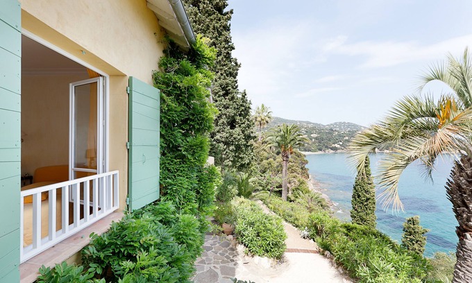 Rayol-Canadel-sur-Mer Maison | Maison les pieds dans l‘eau