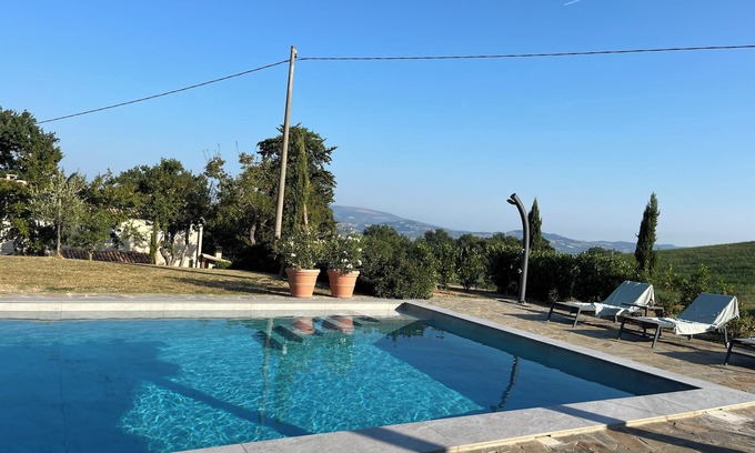 Pergola Maison | Maison de vacances familiale avec vue magnifique, nouvelle piscine et four à pizza