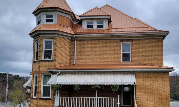 Garrett Maison | Family Home,6BR,sleeps14, nearby 2 biketrails.