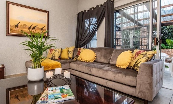 Nelspruit Maison | Family Home close to KrugerPark. Peacefull, safe and comfortable