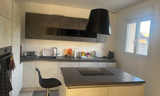 Villecresnes Maison | Family home in a quiet, respectful neighborhood.