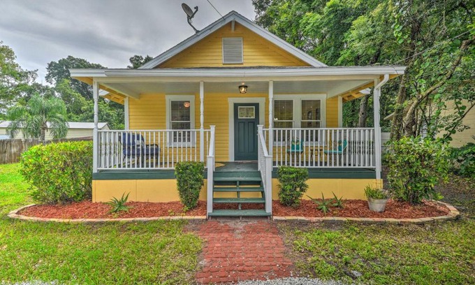 DeLand Maison | Family Home Walk to Downtown and Stetson Univ!