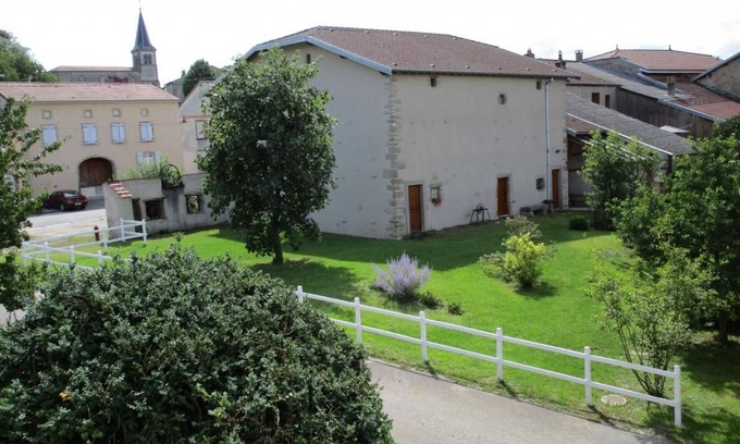 Esley Cottage | Maison familiale avec cheminée, jardin et WiFi à Esley, Vosges