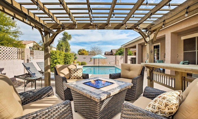 Palm Valley Maison | Family Home with Pool, BBQ and Fire Pit in Goodyear