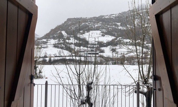 Larrede Maison | Maison familiale avec cheminée et grenier. Idéal deux familles avec enfants.