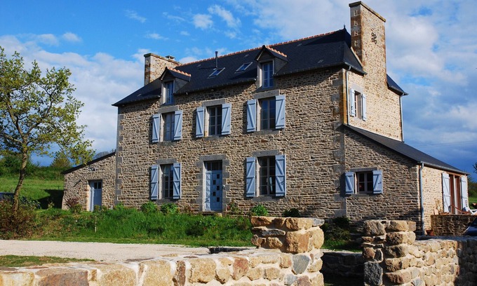 Bonnemain Maison | Maison de famille, charme et grand confort, entre Saint Malo et Mont St Michel.