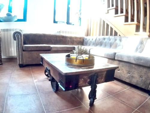 Castro Urdiales Maison | Family House near Otañes with Mountain View