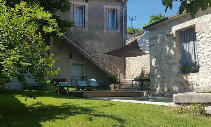Assas Maison | Maison familiale vigneronne Loizo 4*