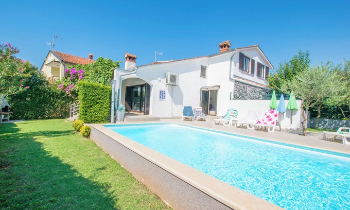 Gulici Maison | Family house with pool and large garden - by TRAVELER Reiseburo Krk - ID 2687