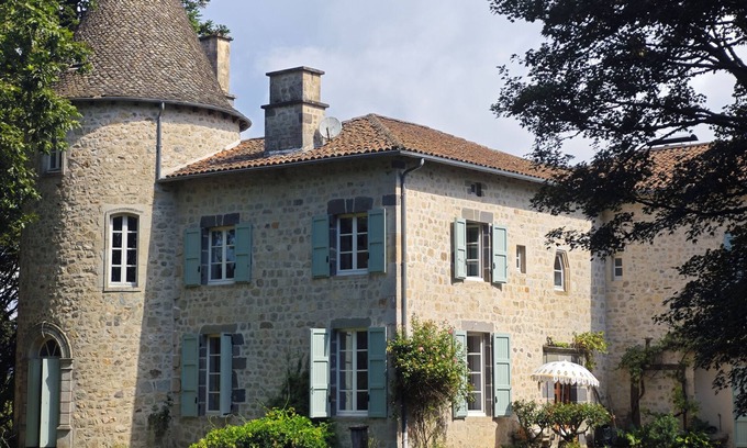 Saint-Etienne-Cantales Autre | Manoir de Famille à 4 minutes du Lac de Saint Etienne Cantalès et de Laroquebrou