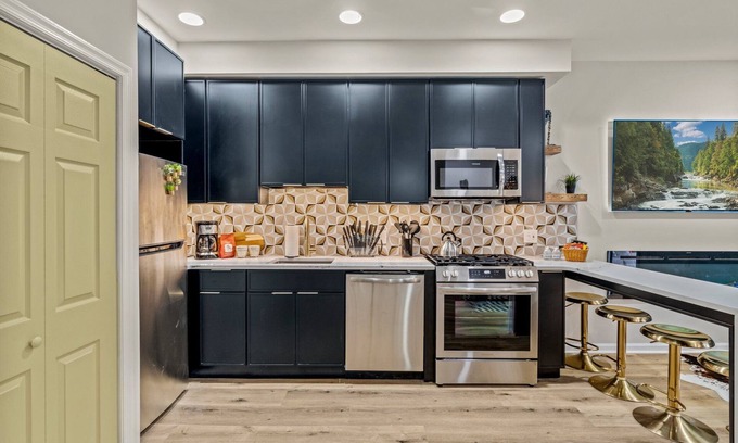 Old City Appartement | Family Oasis with 3BR, Games, WIFI & BBQ