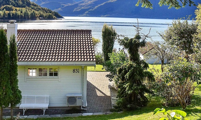 Ulstein Municipality Maison | Havre familial avec vue sur le lac-By Traum