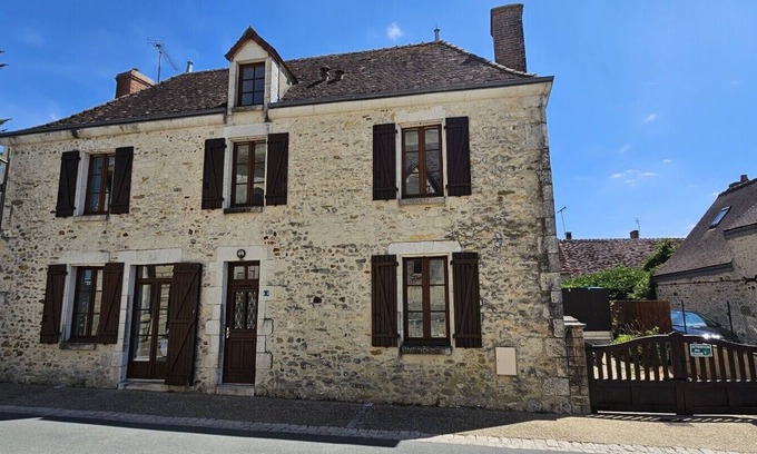 Lureuil Maison | Family or friends getaway in Lureuil – 5 bedrooms – terrace – air condition
