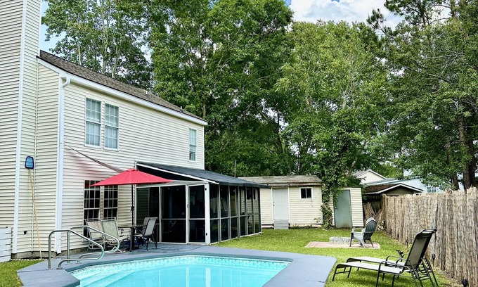North Charleston Maison | Family Paradise with Pool and Firepit