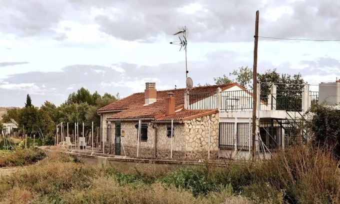 Chinchon Autre | Family/pet-friendly farmstay w/pool, bbq, play area near parque warner madrid