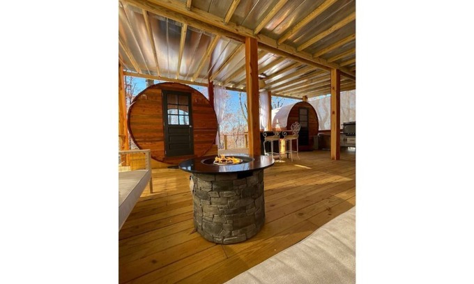 Wildwood Cabine | Family & Pet Friendly Treehouse with Amazing Views