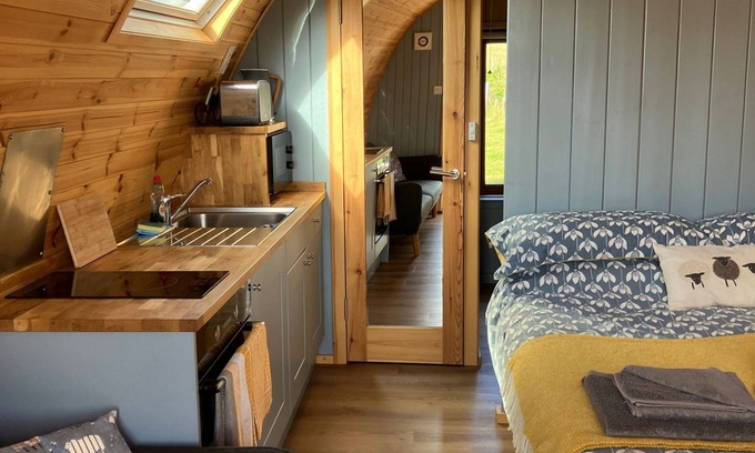 Ardgay Cabine | Family Pod - sleeps 2 adults and up to 4 children