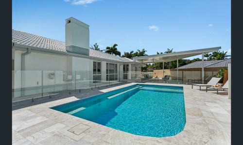 Burleigh Waters Maison | Family retreat in Burleigh