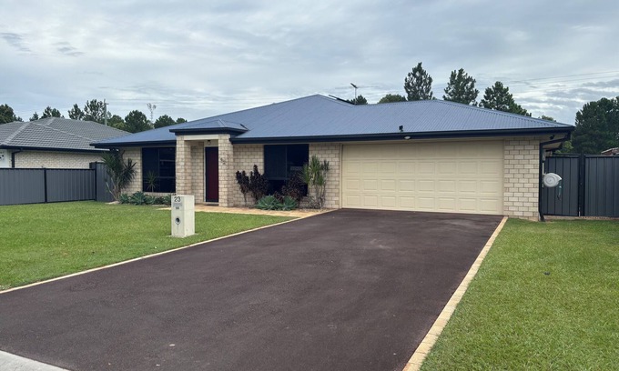 Caboolture Maison | Family retreat in Caboolture big house