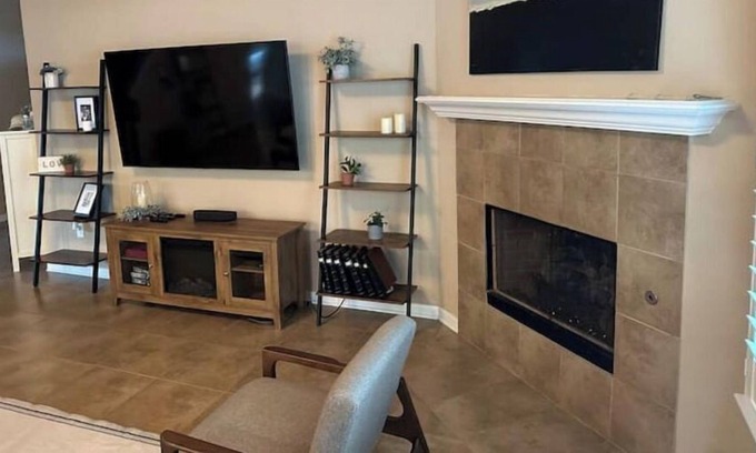 Timberwood Park Maison | Family Retreat - Walk to Pool, Playground & Bball
