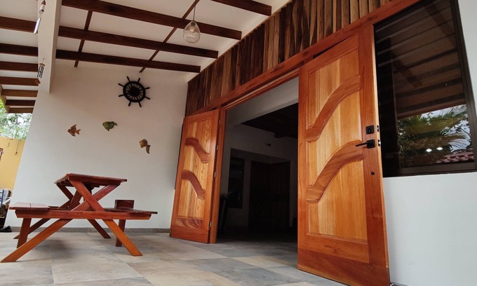Puerto Viejo de Talamanca Maison | Family-Sized - 5 Minute Walking Distance - Puerto Viejo Downtown