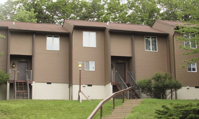 McGaheysville Station Balnéaire | Family sized 2 bedroom villa with game game and indoor pool.