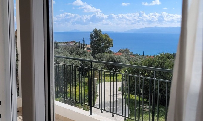 Leivathos Appartement | Family-sized condo with stunning view - Evangelia's Residence