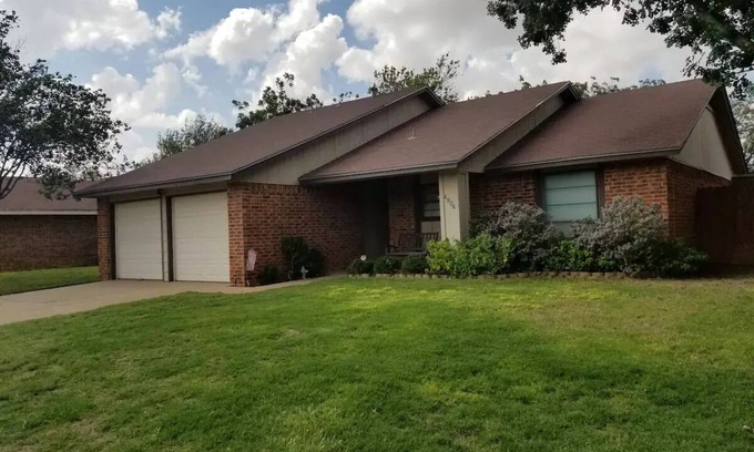 Midland Maison | Family-sized home with quick access to the loop!!