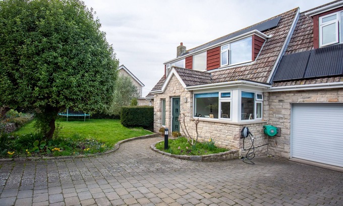 Swanage Maison | Family-sized house 5 minutes away from the beach