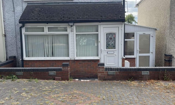 Seisdon Maison | Family-sized house with garden