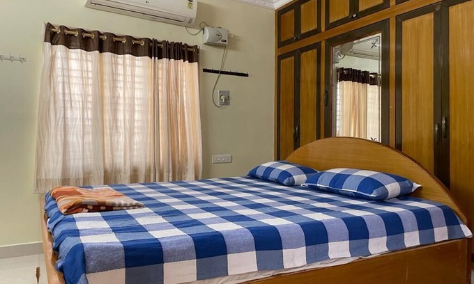 Tirupati Copropriété | Family-sized Penthouse with 2 min walk to Reliance Mart & Hospital