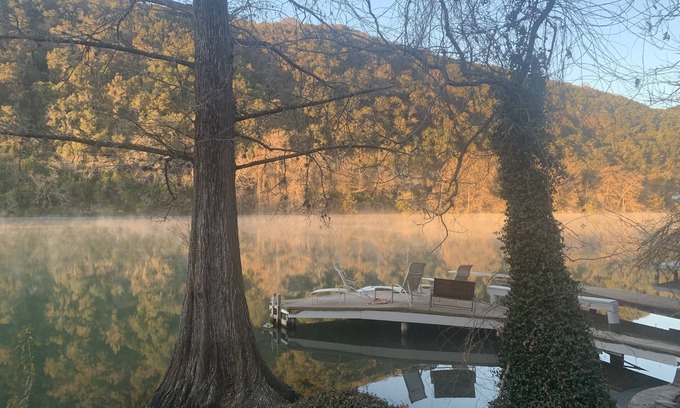 Lake Austin Village Maison | PLAISIR EN FAMILLE: Lakefront, Sand Vball, Kayaks, PaddleBoard