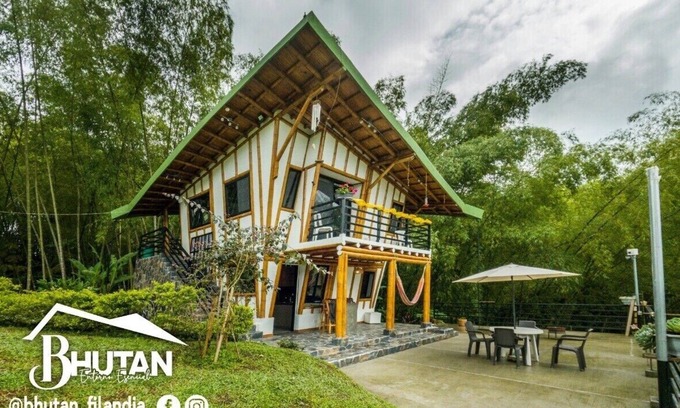 Filandia Cottage | “BHUTAN CABAÑA" Primer Piso “Entorno Esencial.
