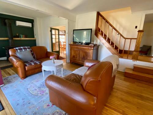 Ayers Cliff Maison | Family Summer House in the Eastern Townships