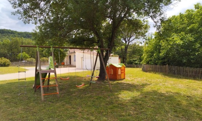 Laval-Saint-Roman Villa | Villa familiale au pieds des Gorges de l'Ardèche