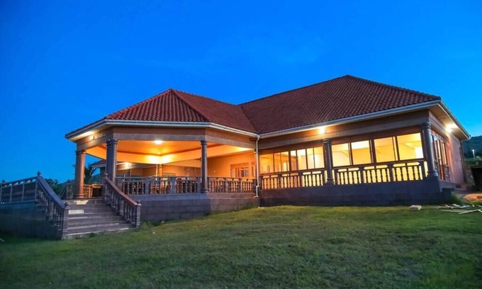 Jinja Hôtel | Fancy Resort Beach Hotel