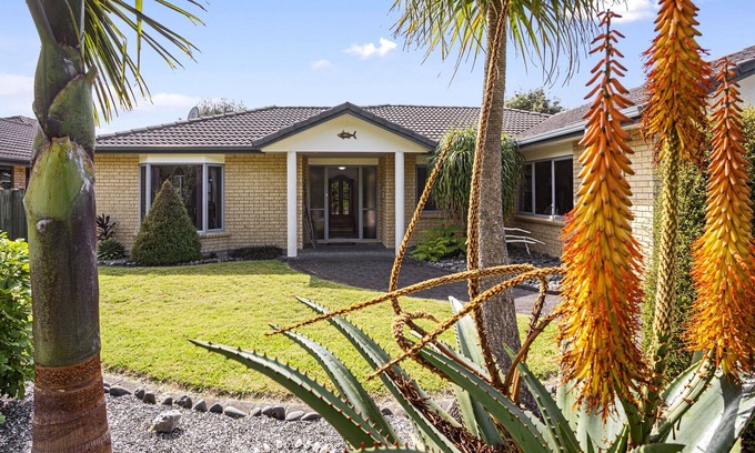 Bowentown Maison | Fantails Roost - Bowentown Holiday Home